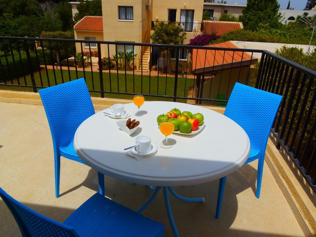 Light & Blue Gardens Apartment Protaras Bagian luar foto